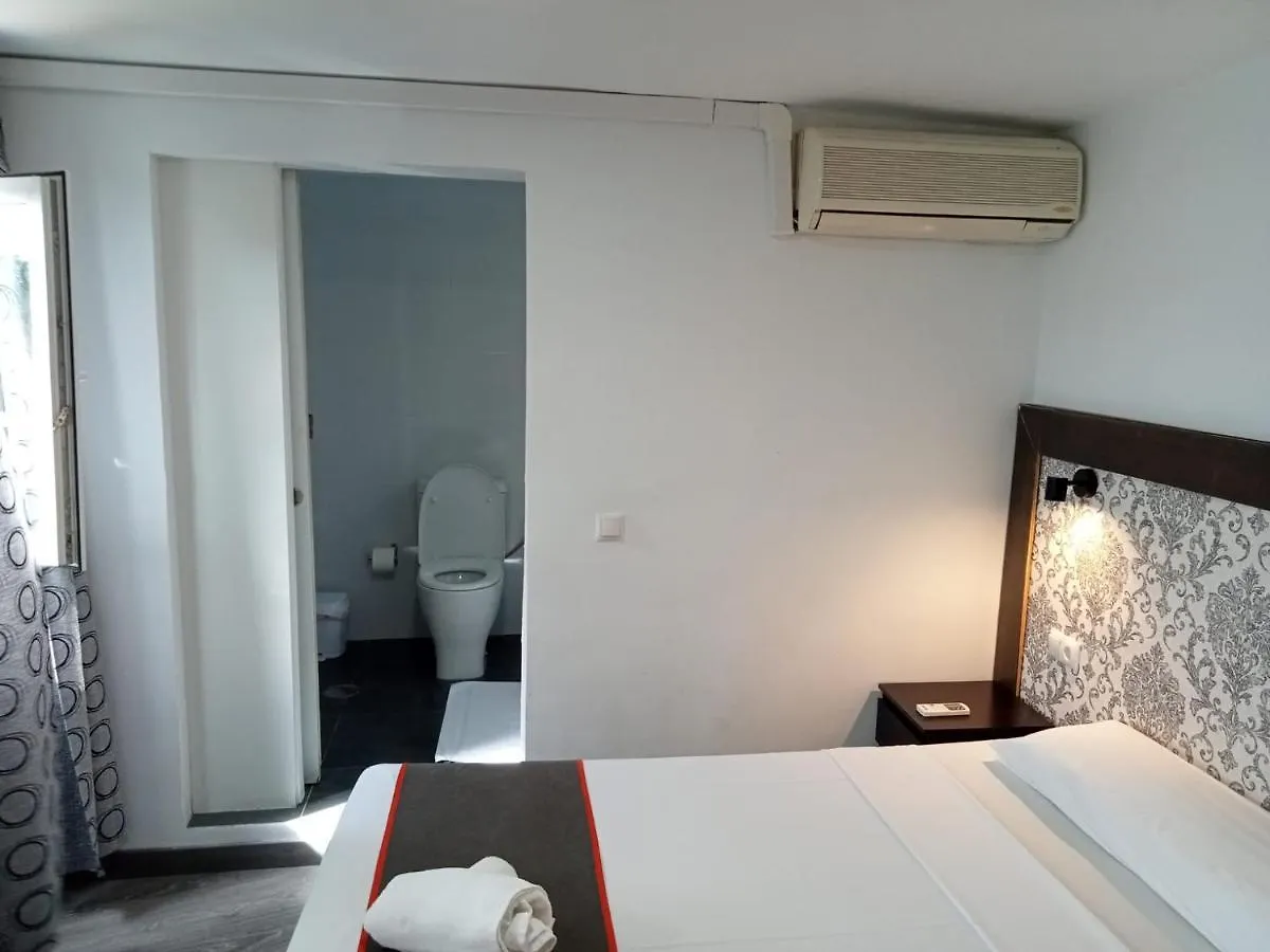 Hello Feria Hotel Madrid 2*,
