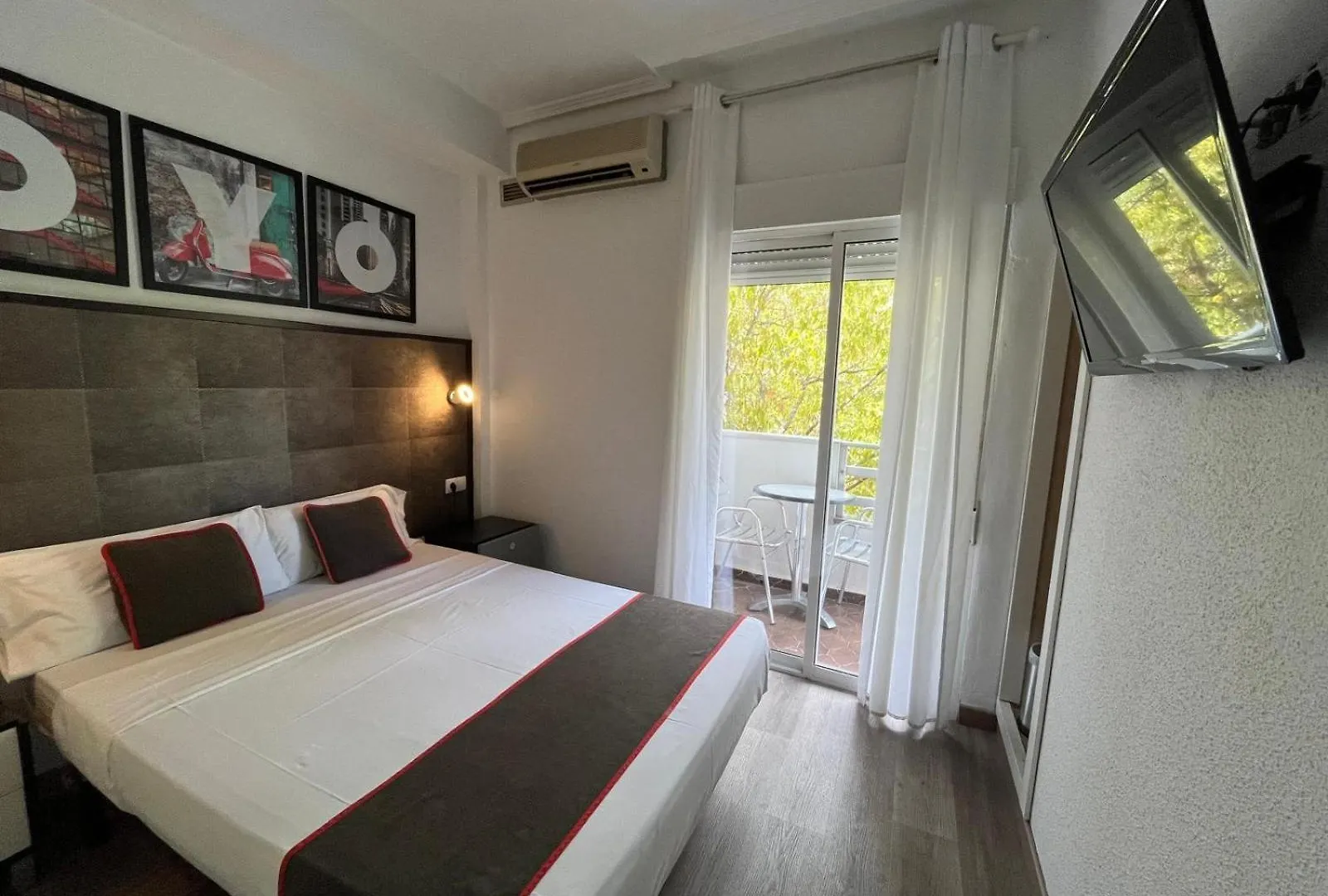 Hello Feria Hotel Madrid Guest house
