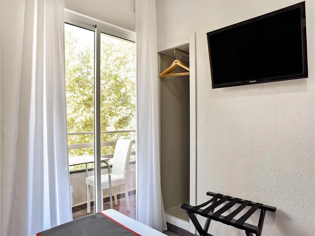 Hello Feria Hotel Madrid Guest house